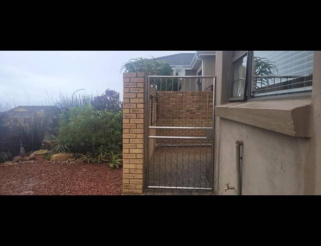 3 BEDROOM PROPERTY TO RENT IN DANA BAY